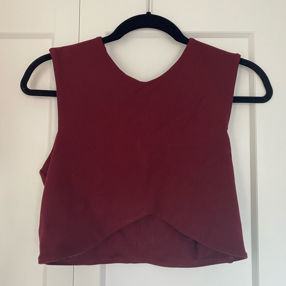 Talula Sleeveless Crop